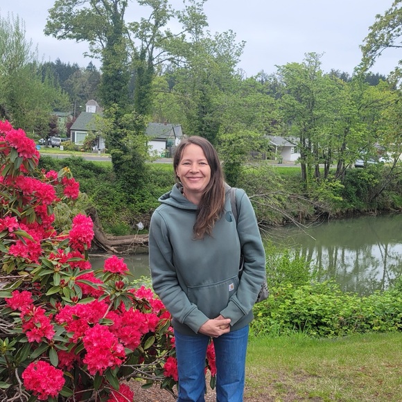 Meet your Posher, Stacey - Picture 2 of 2